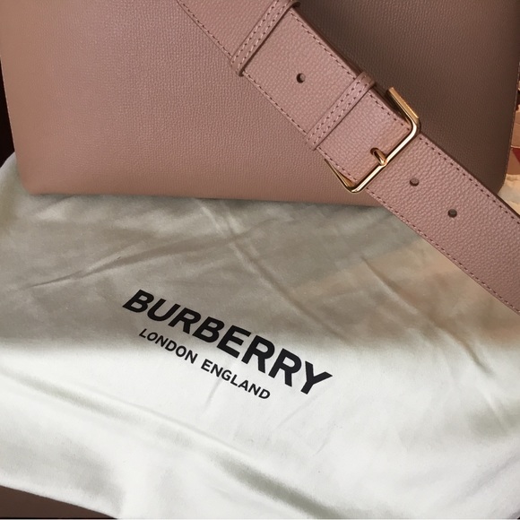 Burberry Medium Banner Bag in Camel - NWOT Authentic - Picture 6 of 11